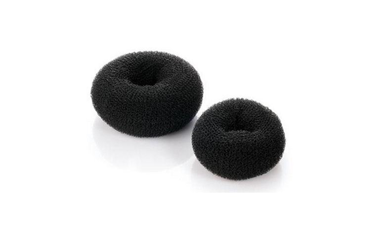 Donut preto por R$22,90 na <a href="http://www.thebeautybox.com.br/prendedor-de-cabelo-donut-bun-produtinhos-da-beauty.htm?idpublicacao=2daee185-82ad-4e6a-860a-cbf898d96748&gclid=CjwKEAiAk8qkBRDOqYediILQ5BMSJAB40A5UVUowLTs2mjrSoKIL5iPWYdmzMBr6Rhgsr2TE6L938BoCBu_w_wcB" target="blank_">The Beauty Box</a>