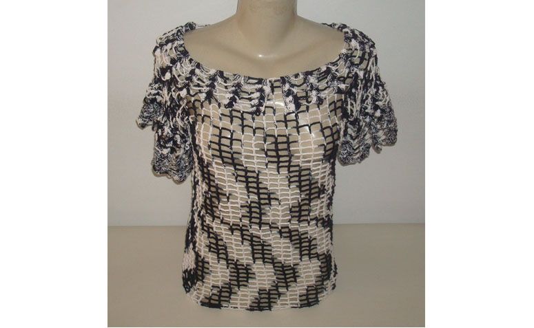 Blusa de Crochê por R$140 na <a href="http://www.elo7.com.br/blusa-de-croche/dp/559FC3#hsn=0&df=d&uso=o&smk=0&pso=up&osbt=b-o&ss=0&sv=0" target="blank_">Elo 7</a>