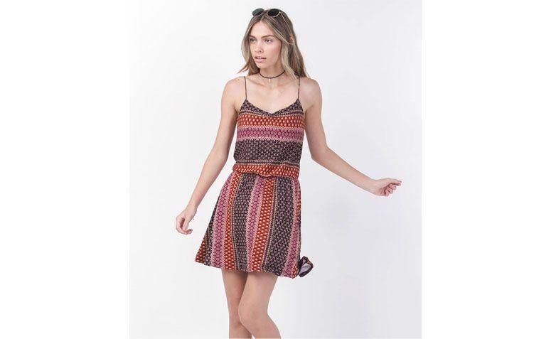 Vestido estampado por R$79,90 na <a href="http://www.lojasrenner.com.br/p/vestido-feminino-com-estampa-etnica-538196818-538196851" target="blank_">Lojas Renner</a>