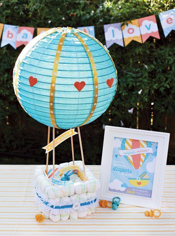 Foto: Reprodução / <a href="http://blog.hwtm.com/2013/06/hot-air-balloon-diaper-cake-free-printables/" target="_blank">Hostess with the mostess</a>