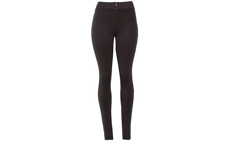 Calça montaria Triya por R$365 na <a href="http://www.oqvestir.com.br/calca-legging-neoprene-basic-preto-46299.aspx/p" target="blank_">Oqvestir</a>