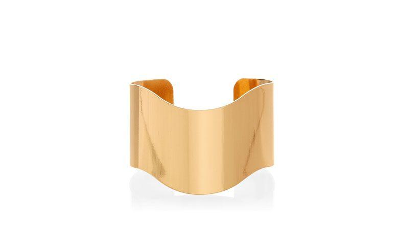 Bracelete dourado liso por R$59 na <a href="http://www.accessorize.com.br/bracelete-wonder-dourado-3708/p?cc=84" target="_blank">Accessorize</a>