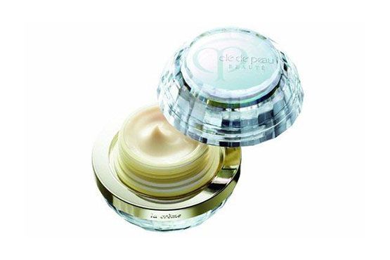 La Crème comemorativo pelos 30 anos da linha Cle de Peau Beauté da Shiseido. Preço: 13 mil reais. Foram produzidos apenas três potinhos desse creme cuja embalagem é feita de cristais e platina.