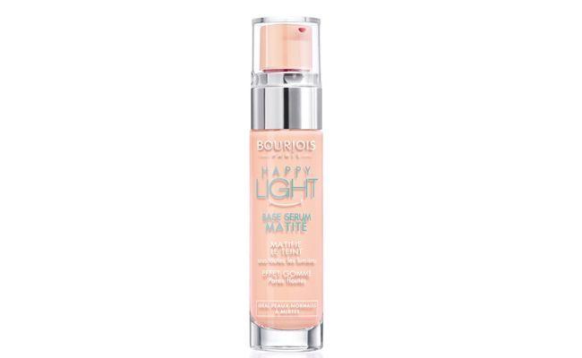 Primer Happy Light Bourjois por £10.99 na <a href="http://www.boots.com/en/Bourjois-Paris-Happy-Light-Matte-Serum-Primer_1388139/" target="blank_">Boots</a>