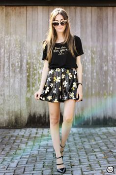 Foto: Reprodução / <a href="http://fashioncoolture.com.br/2015/06/12/black-and-gold-outfit-sequined-skirt/" target="_blank">Fashion Coolture</a>