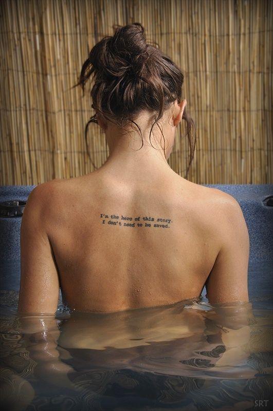 Foto: Reprodução / <a href="http://smallxtattoos.tumblr.com/post/49739663065/im-the-hero-of-this-story-i-dont-need-to-be" target="_blank"> Small X Tattoos </a>