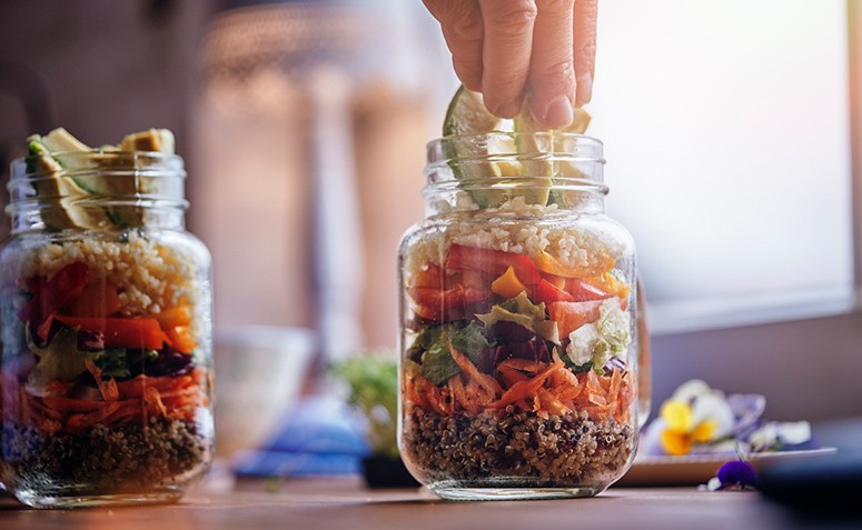 Salada no pote: 15 receitas diferentes para uma rotina mais leve