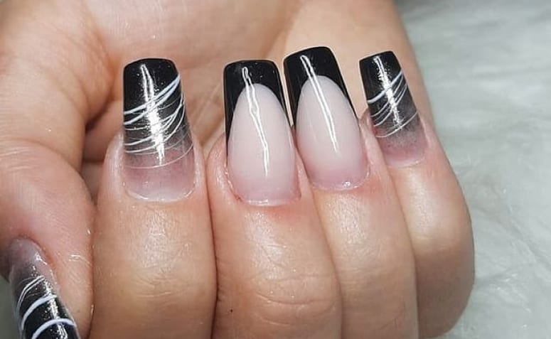 70 imagens de unhas encapsuladas pretas para ter mãos poderosas