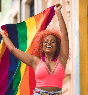 LGBTQIA+: a sigla que abraça a diversidade afetiva, sexual e identitária