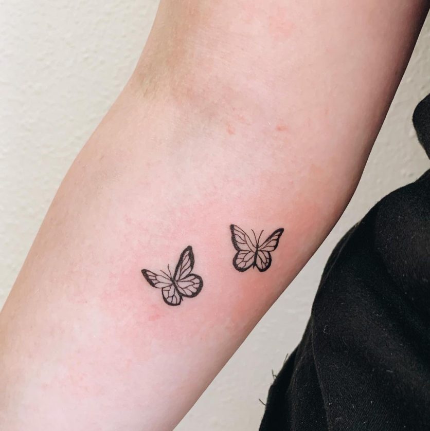 tatuagem de borboleta no braço pequena