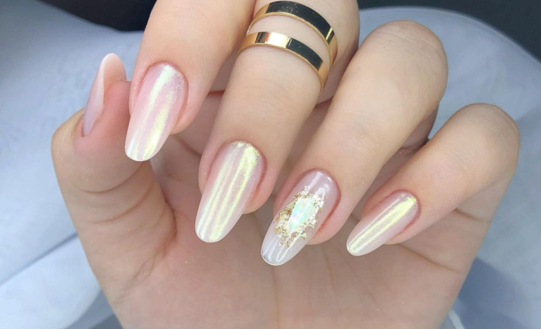 Unhas de gel decoradas delicadas para quem ama uma esmaltação fofa