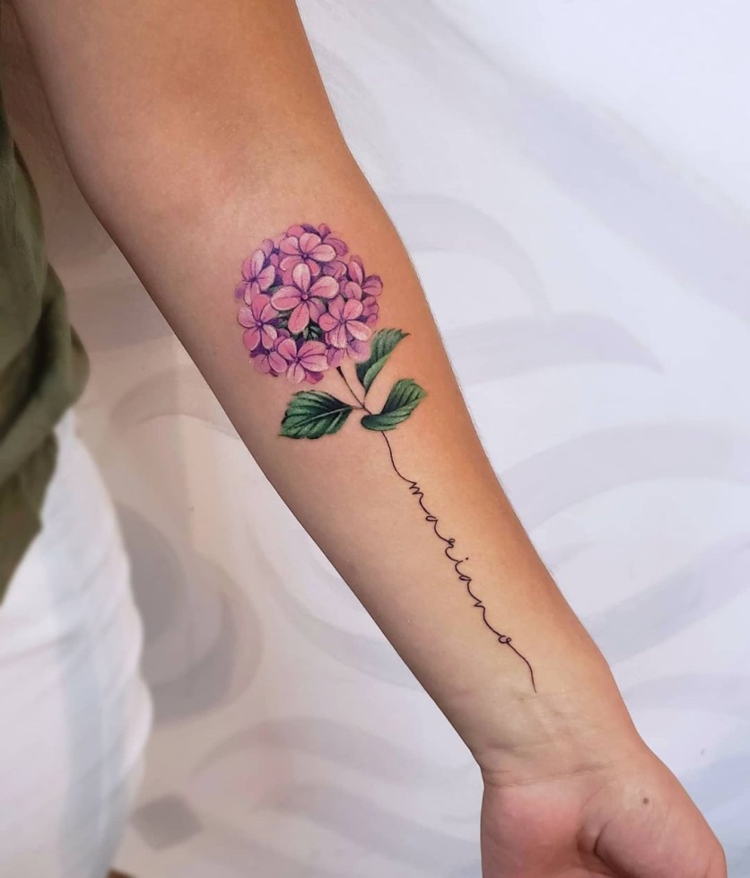 tatuagem de flores no braço