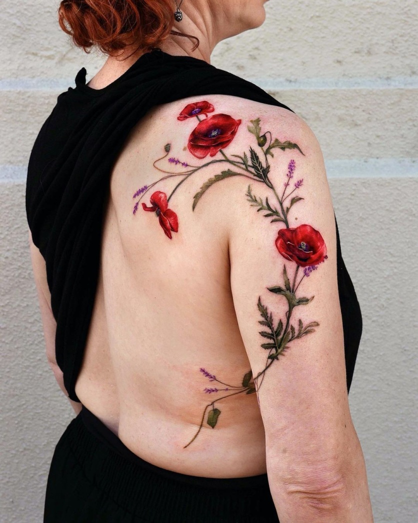 tatuagem de flores no braço