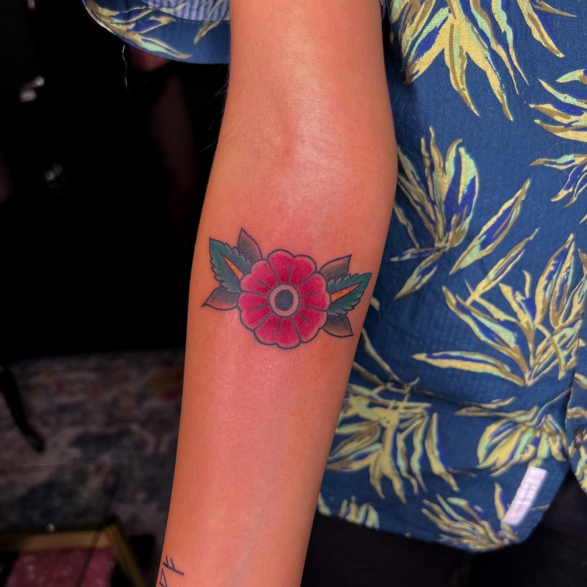 tatuagem de flor simples