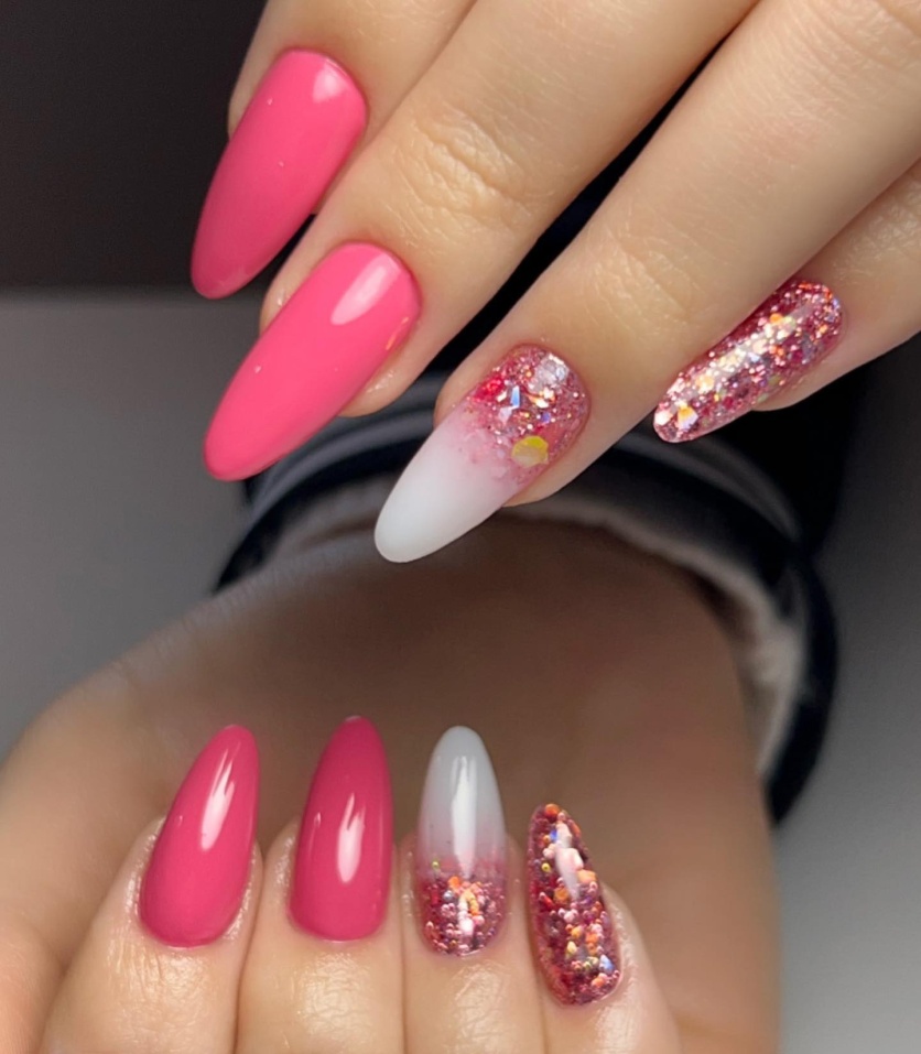 unhas rosas delicadas