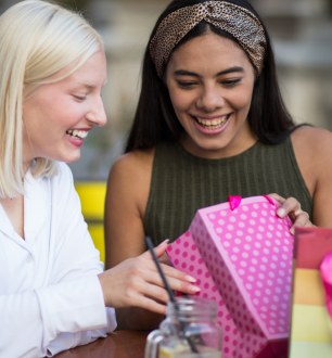 30 ideias de presente criativos para surpreender com elegância